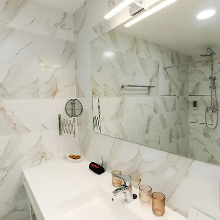 Lumen Gasztropanzio 4* אגר