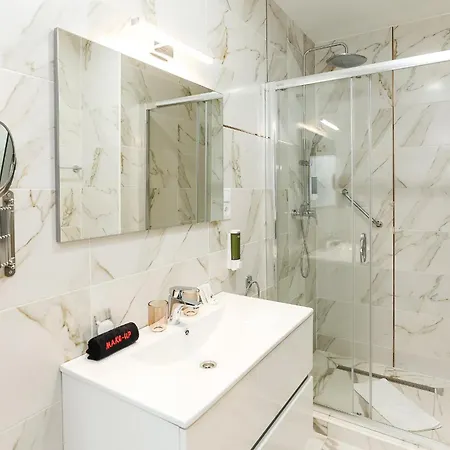 Lumen Gasztropanzio 4* אגר