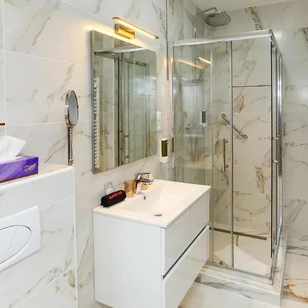 לינה וארוחת בוקר Lumen Gasztropanzio 4*
