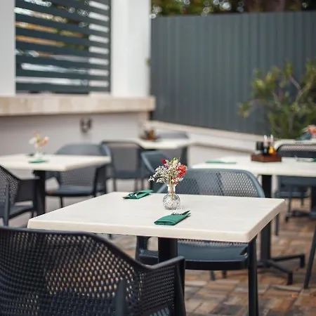 Lumen Gasztropanzio Bed & Breakfast