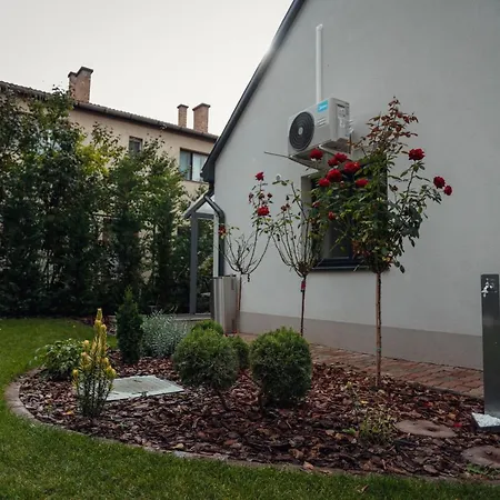 Lumen Gasztropanzio 4* Έγκερ