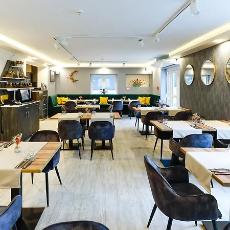 Lumen Gasztropanzio Bed & Breakfast 4*
