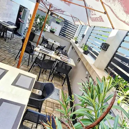 Lumen Gasztropanzio Bed & Breakfast 4*