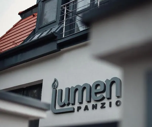 Lumen Gasztropanzio 住宿加早餐酒店 4*